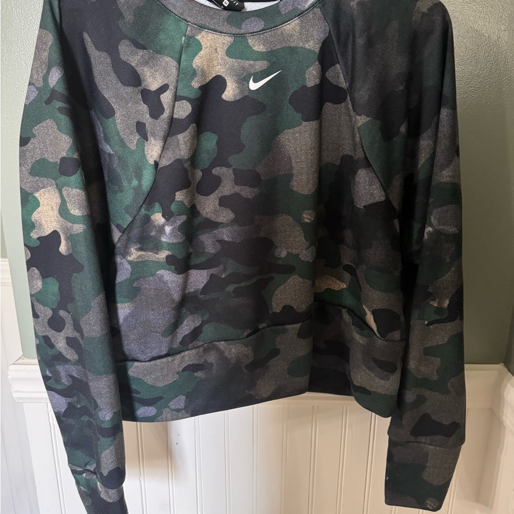 Nike Green & Black Camo Crewneck Sweatshirt Medium - Picture 2 of 6